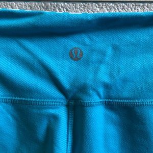 lululemon athletica Pants - Lululemon blue crop leggings sz 6 59671 lululemon athletica Pants - Lululemon blue crop leggings sz 6 59671